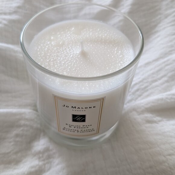 Jo Malone English Pear & Freesia Candle - Picture 4 of 5